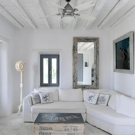 Sunray Paros Seafront With Jaccuzzi Next To Kite Sports Holiday home *