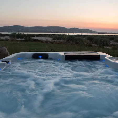 Sunray Paros Seafront With Jaccuzzi Next To Kite Sports Pounda